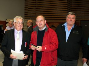 Denis Vanduynslager s’est vu offrir sa médaille par Marc Valayer, président du CBD en présence d’Alain Delichiere, président du secteur d’Aubenas