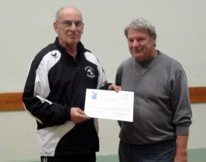 Roland Printemps peut être fier de son diplôme remis par Tony Stanco