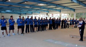Pendant la présentation des deux équipes à Bagnols sur Cèze à l'occasion du match aller