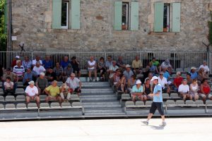 Les spectateurs ont pu bénéficier de tribunes à l’ombre.