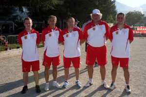 -Mickaël Dumont, Robert Paret, Kevin Grelet, Thierry Souche et Thierry Ranc de Cornas (secteur de Tournon) ne sont pas sortis des poules, battus 3 à 13 par Laporte (Gironde) et 8 à 13 par Doyen (Hauts de Seine).
