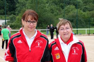 Josie Deygas et Doriane Guigal de l’ASB Saint Cyr (secteur d’Annonay) ont réussi un joli parcours qui s’est arrêté en demi-finale où elles ont perdu 8 à 13 contre les futures championnes de France. Dans leur poule, elles ont battu 9 à 6 Gueraud-Pinet (Rhône) et 10 à 9 Mounier (Haute-Loire). En huitièmes de finale, elles ont gagné Pommarel (Drôme) 13 à 5. En quarts de finale, elles ont battu Berger (Aude) 13 à 6 avant de perdre en demi-finale 8 à 13 devant Lepeu (Saône et Loire)