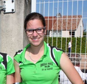Olivia Four de Saint Victor (secteur d’Annonay) a perdu en huitièmes de finale, 1 à 13. En poule, elle a battu, 13 à 8, Amélia Degardin (Pyrénées Orientales) et Gwladys Roudet (Isère) 13 à 6.