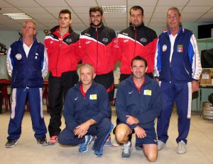 Les finalistes en compagnie des arbitres nationaux Alain Beraud et Noël Brunon.