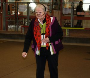 Maguy Vaschalde est toujours présente pour lancer le but de la finale de ce challenge dédié à la mémoire de son défunt mari.