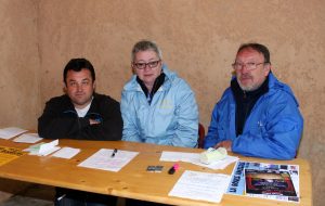 La table de marque avec le président Hervé Crozier, l’arbitre Claudine Peyrouse et un coprésident du secteur, Alain Chanéac