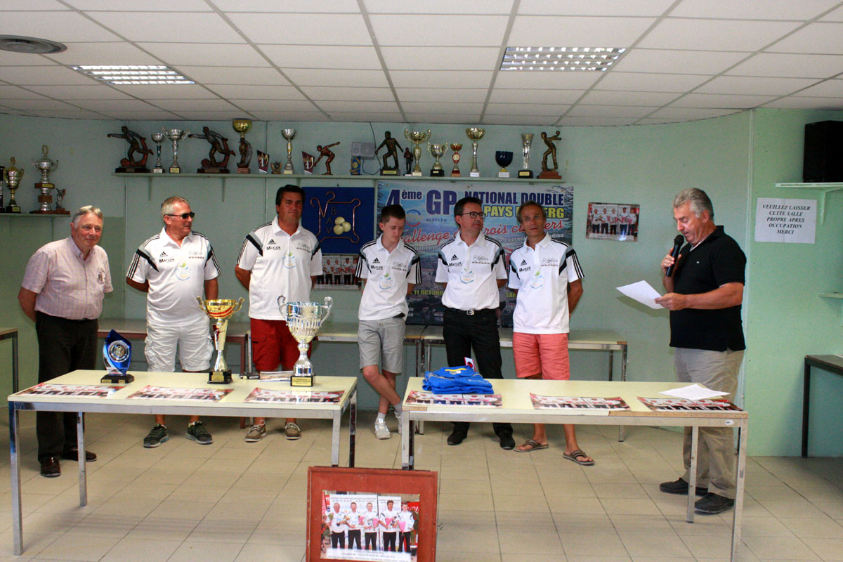 Villeneuve de Berg fête ses champions de Bellecour