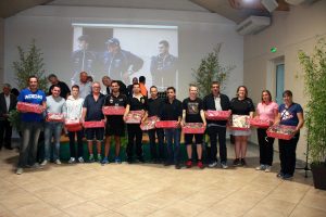 Les joueurs de l’élite ayant participé au concours des gentlemen ont reçu une corbeille des produits du terroir