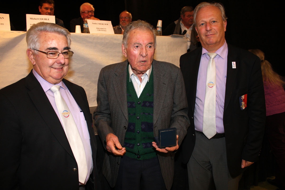 Jean Chirouze, médaillé de bronze par la FFSB
