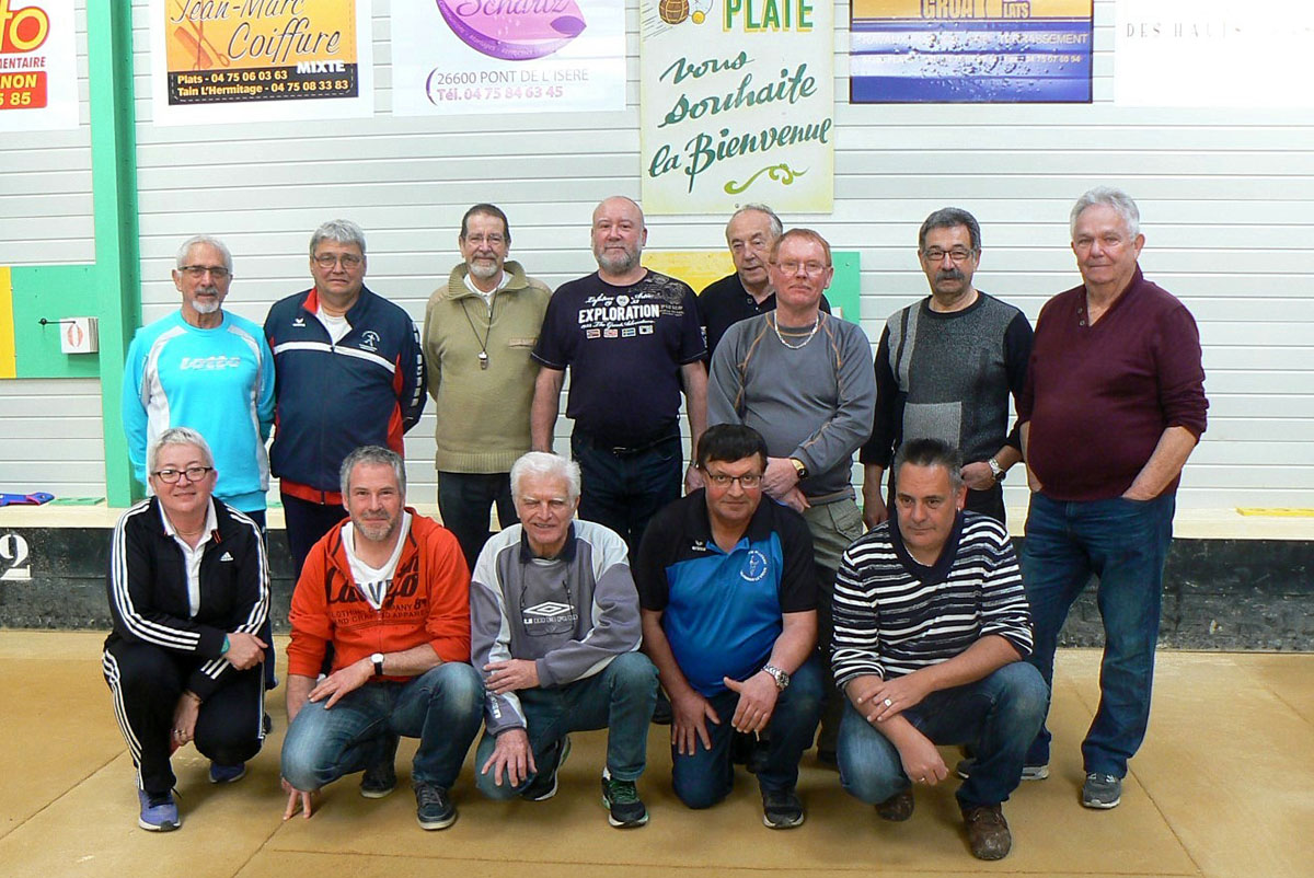 Formation d’arbitres locaux à Plats