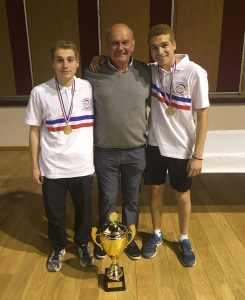 Anthony Rodriguez avec son frère et son capitaine d’équipe, Christian Marres