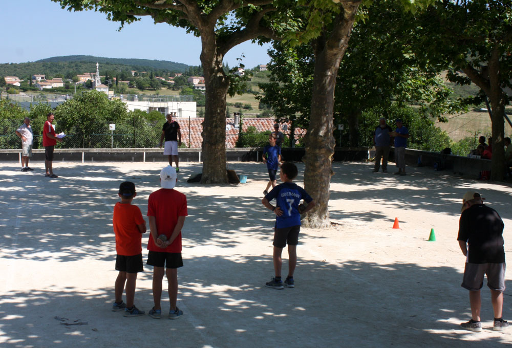 Trophée Ardèche pour les jeunes boulistes