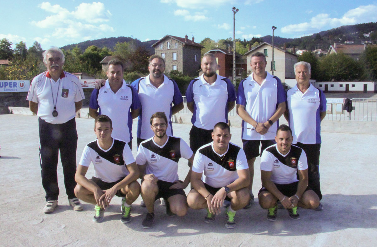 Pellat (Lagnieu 01), vainqueur au finish du 32 quadrettes National de Lamastre