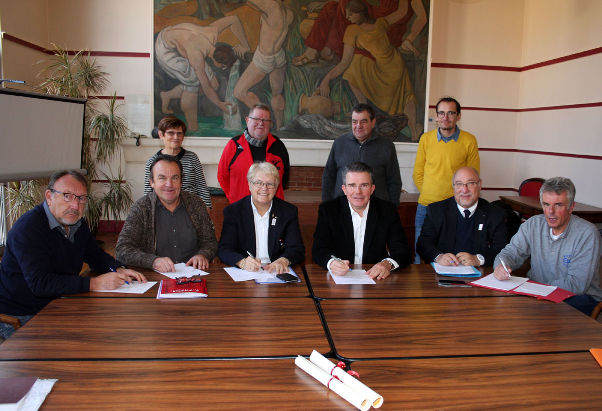 Signature de la convention pour le Trophée de France