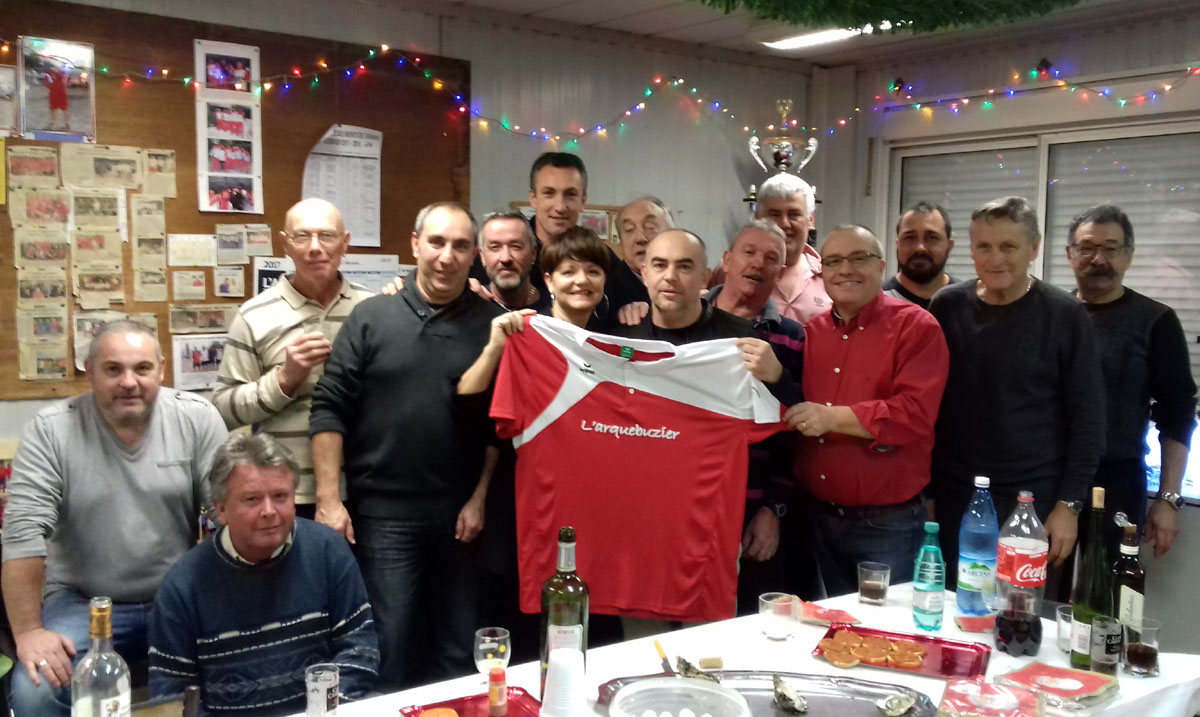 Soirée de fin d’année et remise des nouveaux maillots à La Boule des Vignerons de Cornas