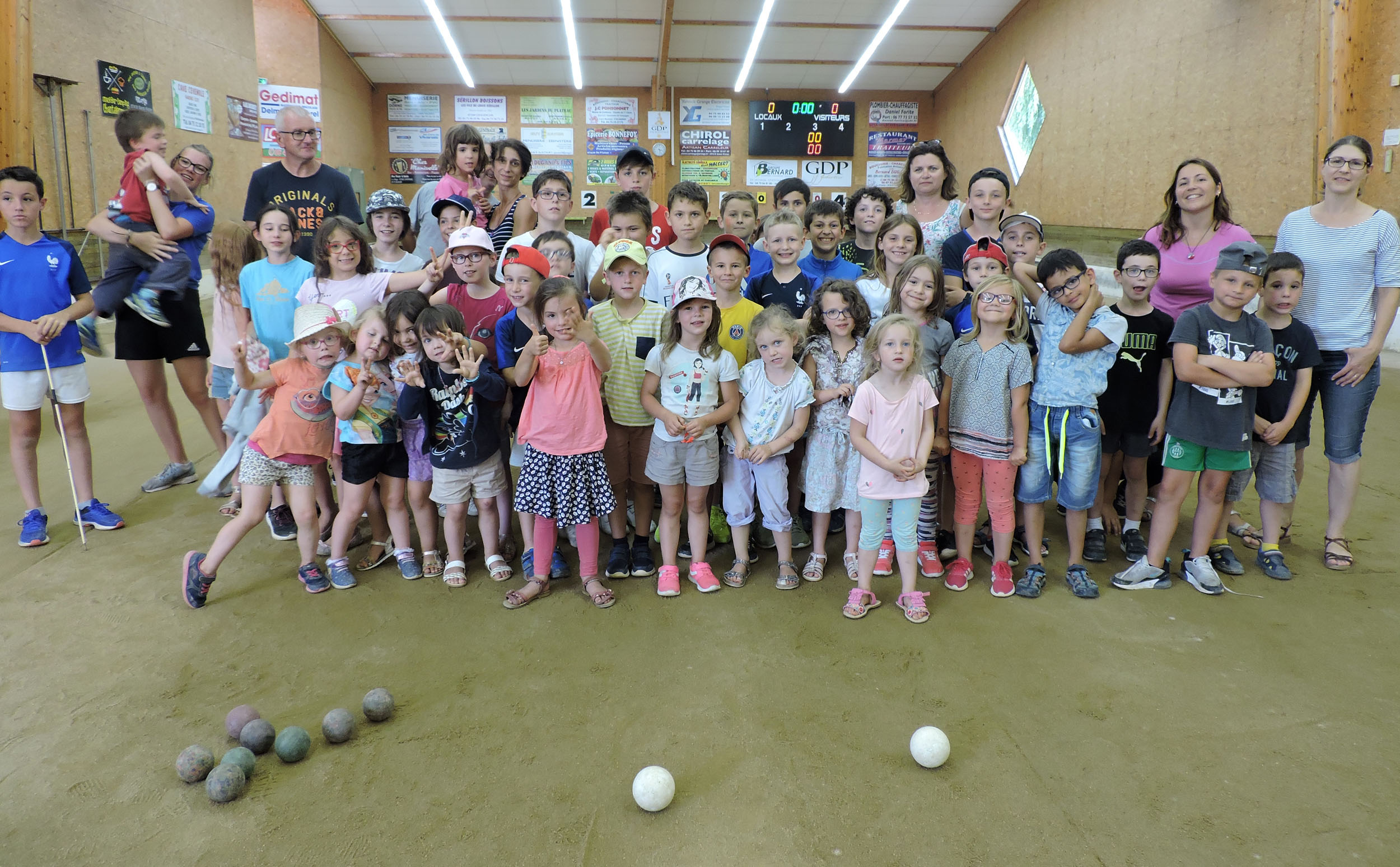 A Saint Victor, l’école passe par le boulodrome