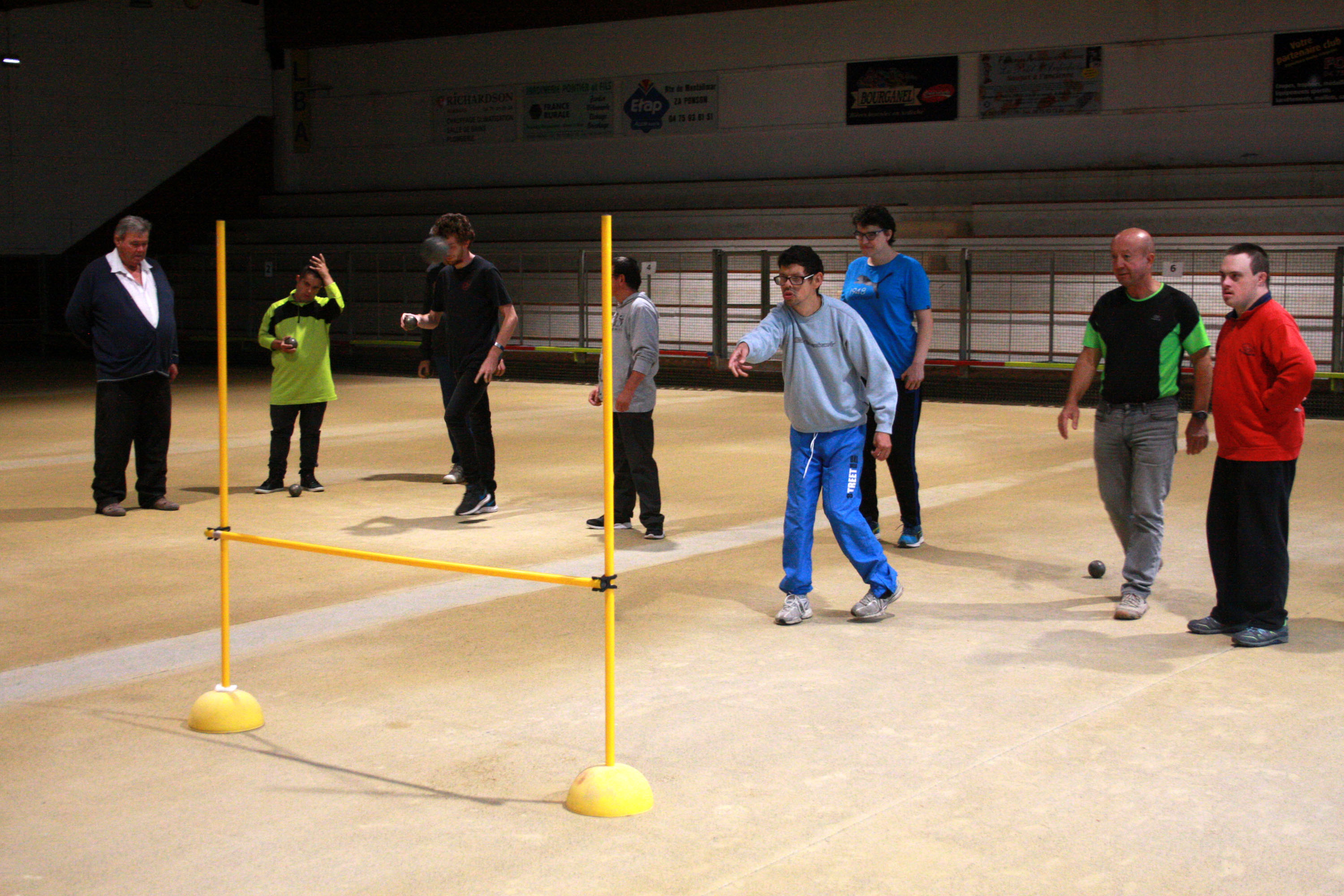 Promotion des boules en sport adapté avec les clubs sportifs albenassiens