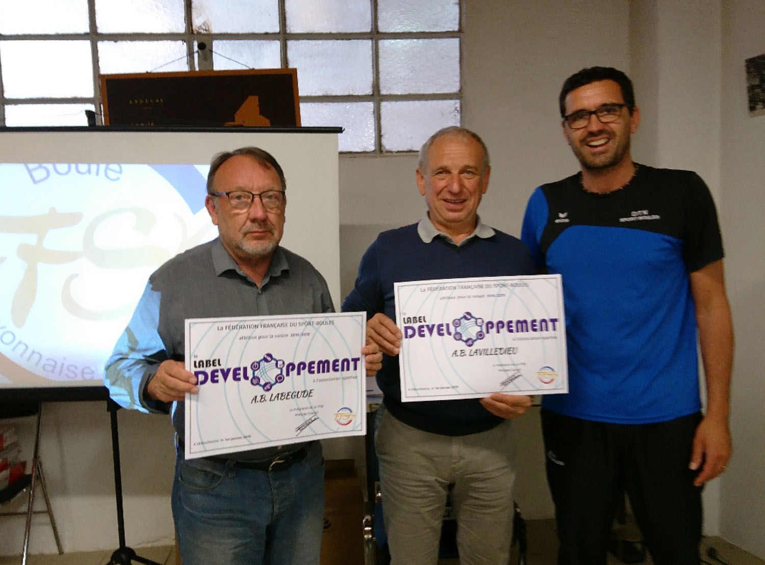 Remise du Label Développement à deux amicales du secteur d’Aubenas